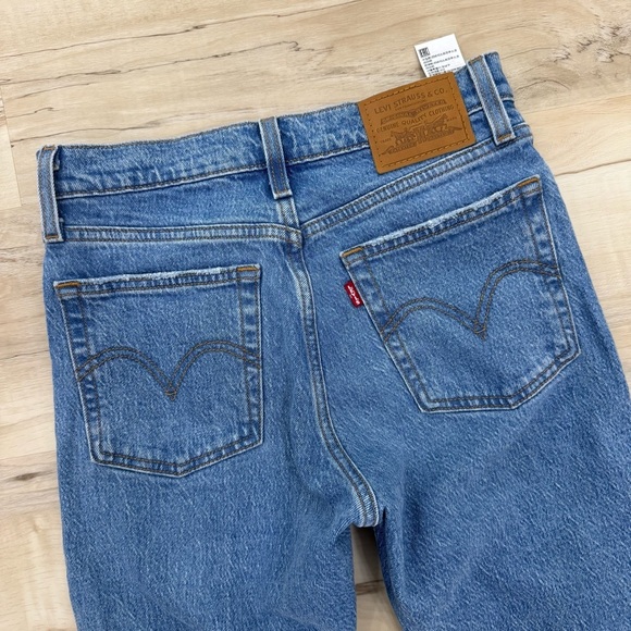 Levi’s Premium Wedgie Straight Jeans High Rise Button Fly Size 25 distressed - Picture 6 of 9